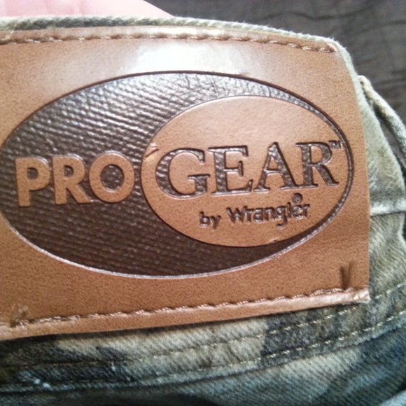 Realtree Camo Pro Gear Wrangler Hunting Pants (real heavy) thick material - Picture 9 of 11